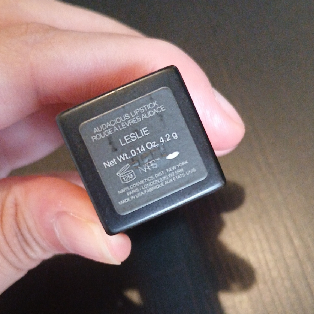 NARS Audacious Lipstick - Shade "LESLIE" - Picture 3 of 5